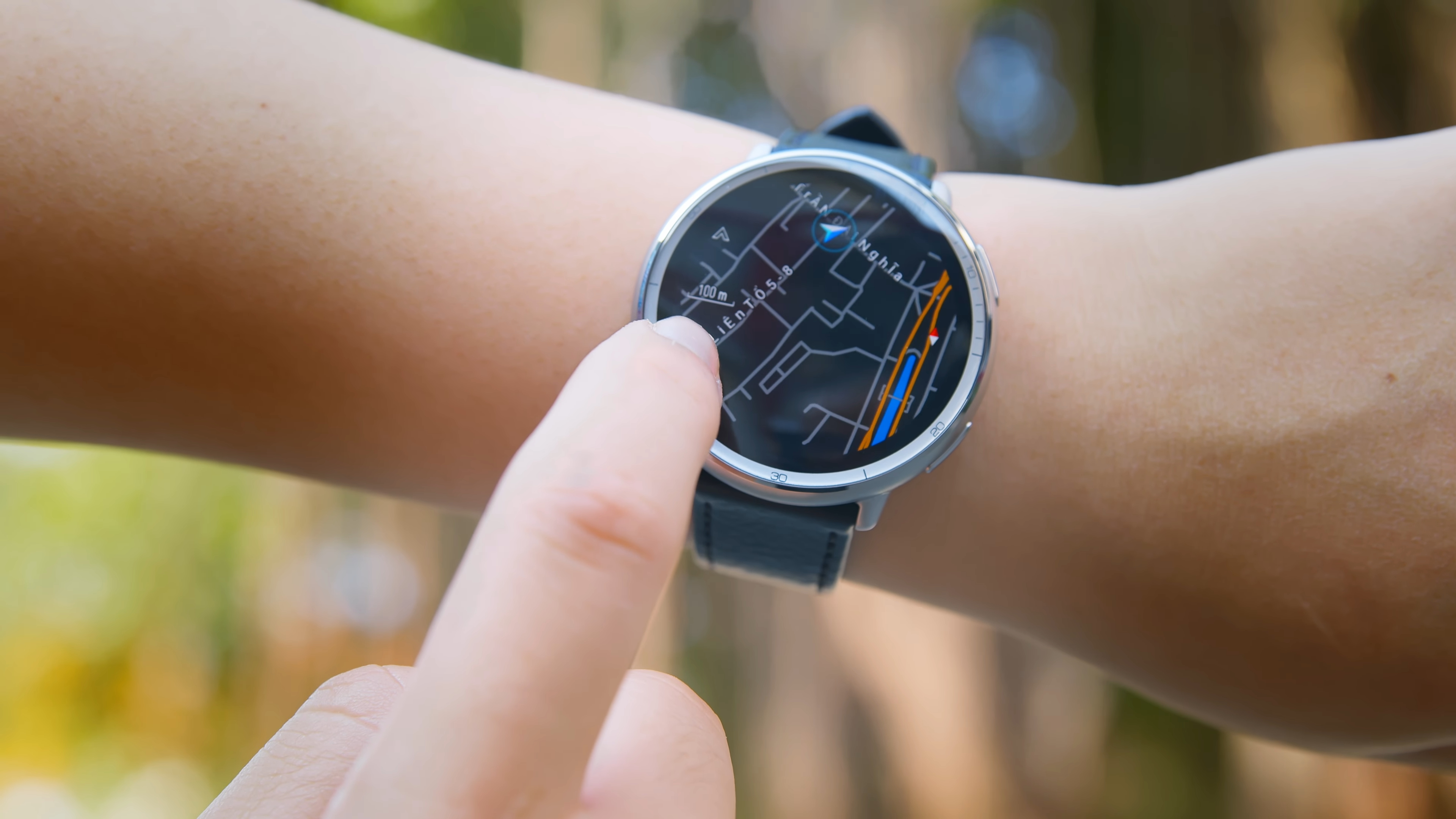 Amazfit Active 2 Premium vẫn hỗ trợ bản đồ offline giúp cho việc tập luyện ở những địa hình mới một cách hiệu quả. Amazfit Active 2 Premium vẫn hỗ trợ bản đồ offline giúp cho việc tập luyện ở những địa hình mới một cách hiệu quả.