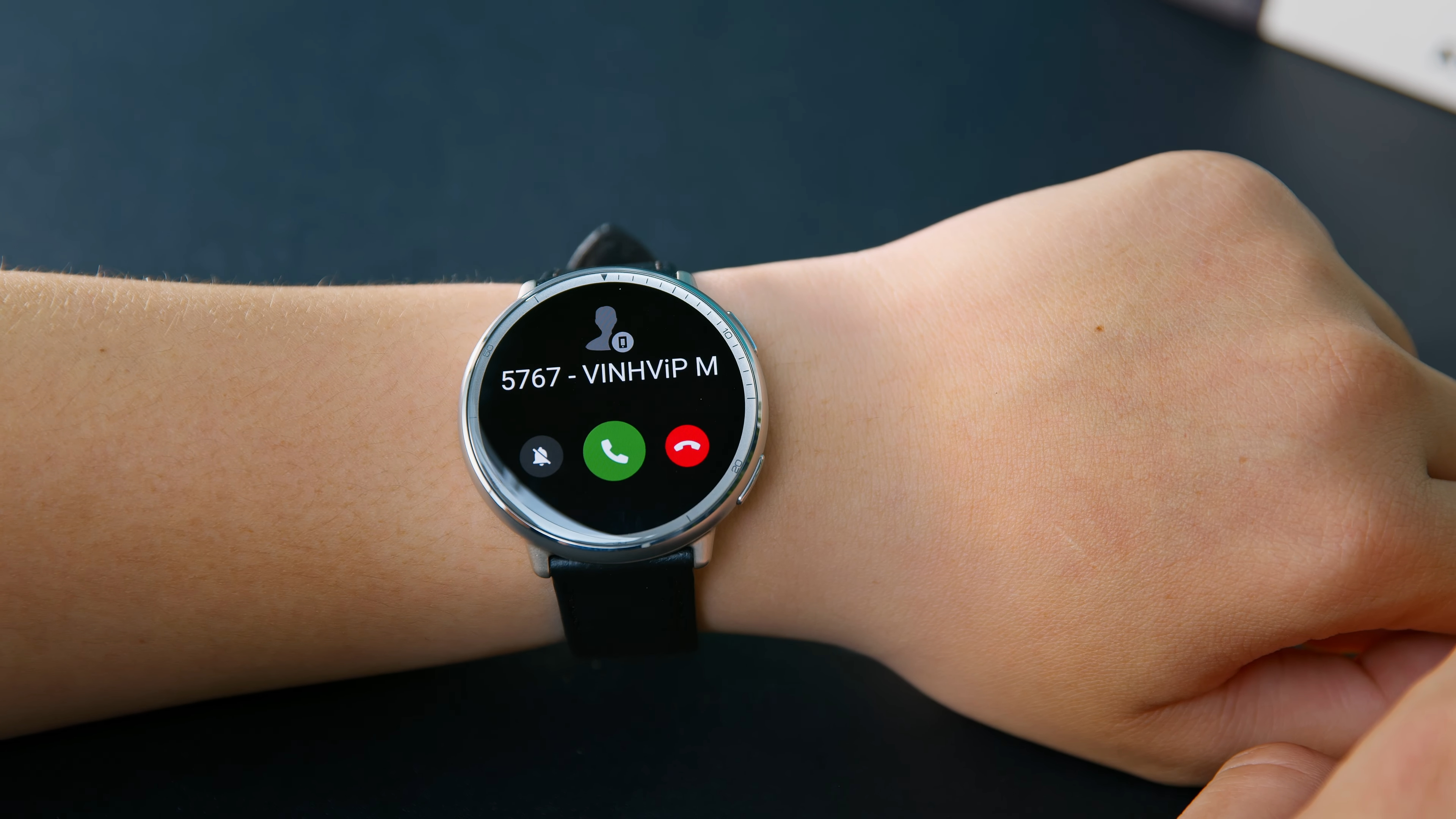 Amazfit Active 2 Premium vẫn hỗ trợ nghe gọi trực tiếp trên đồng hồ. Amazfit Active 2 Premium vẫn hỗ trợ nghe gọi trực tiếp trên đồng hồ.