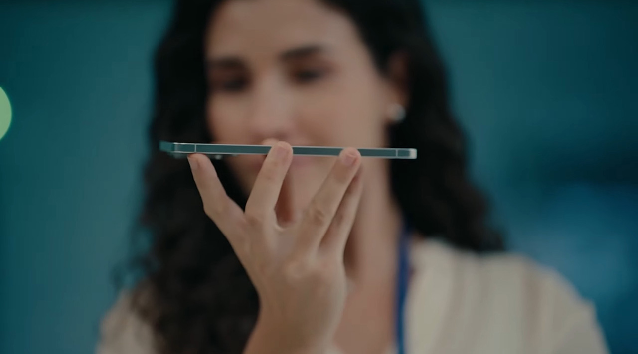 Galaxy S25 Edge được gia công phần khung viền bằng chất liệu Titan. Galaxy S25 Edge được gia công phần khung viền bằng chất liệu Titan.