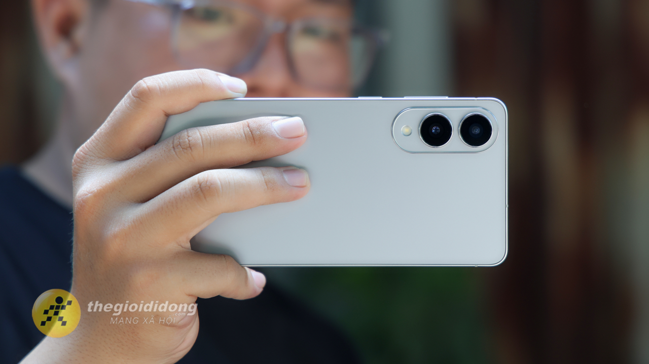 Trên tay Samsung Galaxy S25 Edge mỏng 5.84 mm, chip Snapdragon 8 Elite Trên tay Samsung Galaxy S25 Edge mỏng 5.84 mm, chip Snapdragon 8 Elite