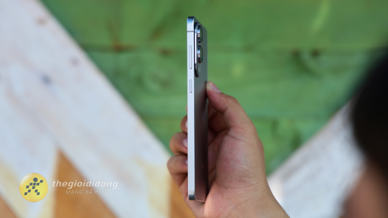 Trên tay Samsung Galaxy S25 Edge mỏng 5.84 mm, chip Snapdragon 8 Elite Trên tay Samsung Galaxy S25 Edge mỏng 5.84 mm, chip Snapdragon 8 Elite