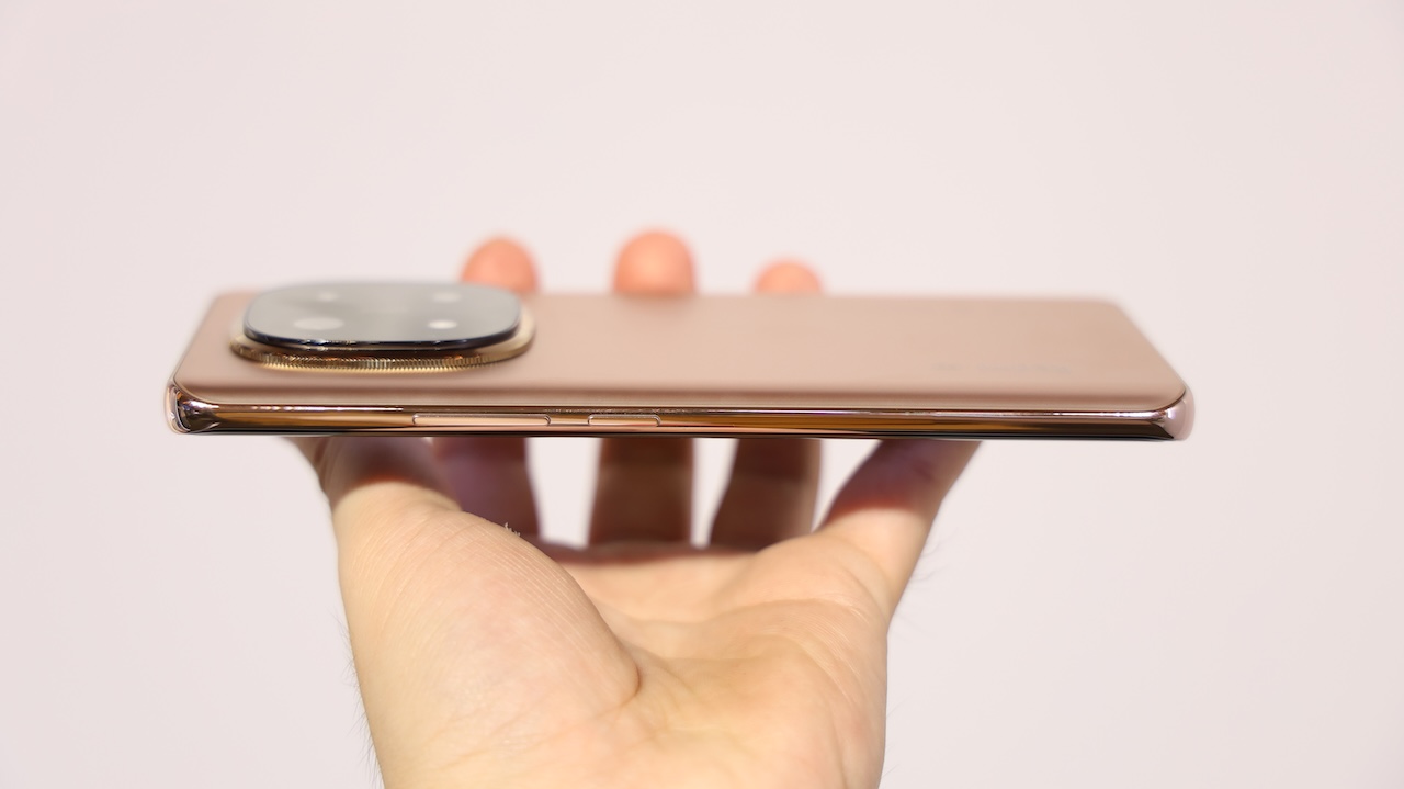 Thiết kế đầy sang trọng trên thế hệ Redmi Note 14 mới.