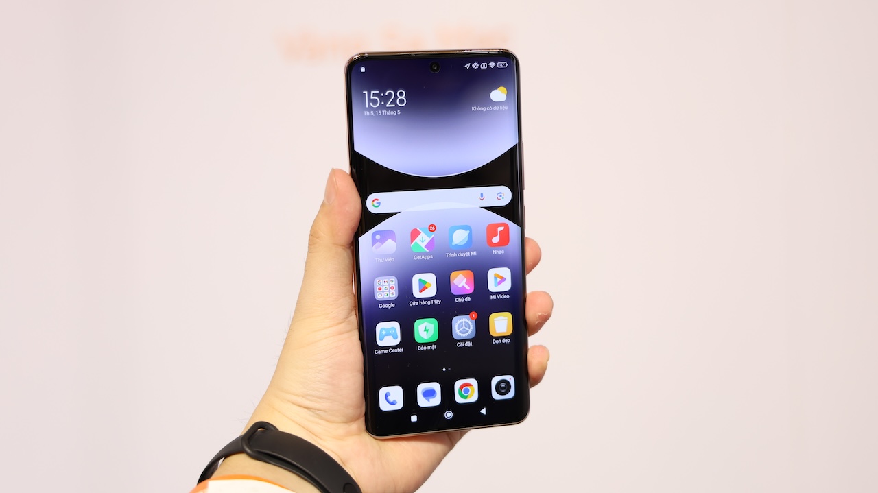 Màn hình trên Redmi Note 14 Pro có thông số cực kỳ ấn tượng. 