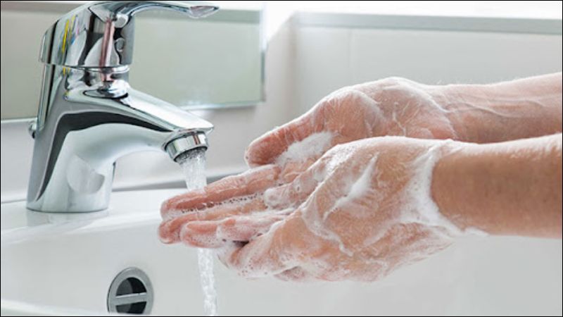 Rửa tay đúng cách với xà phòng có thể loại bỏ vi khuẩn, virus và các tác nhân gây bệnh bám trên tay