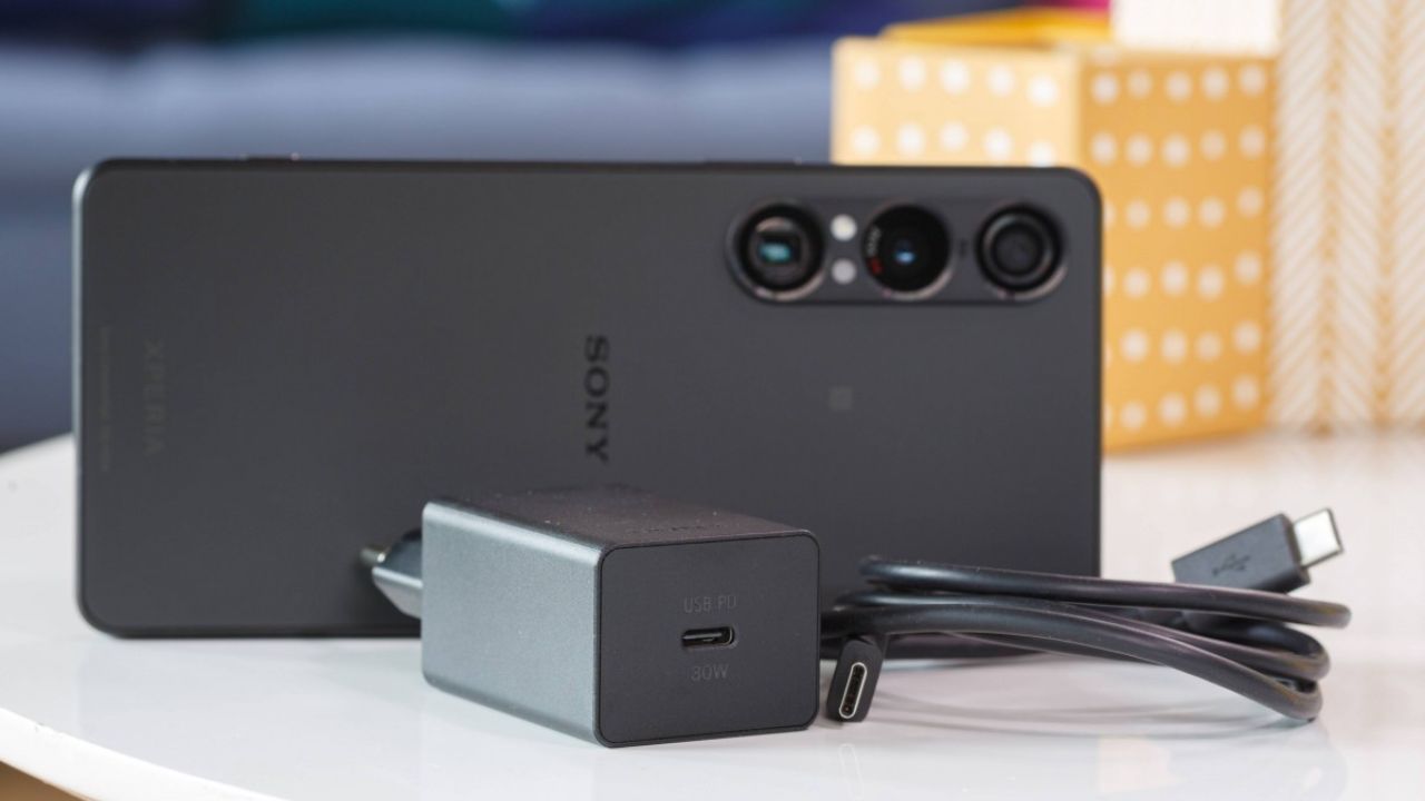 Trên tay Sony Xperia 1 Mark 7: Camera nâng cấp, thiết kế vẫn không đổi Trên tay Sony Xperia 1 Mark 7: Camera nâng cấp, thiết kế vẫn không đổi