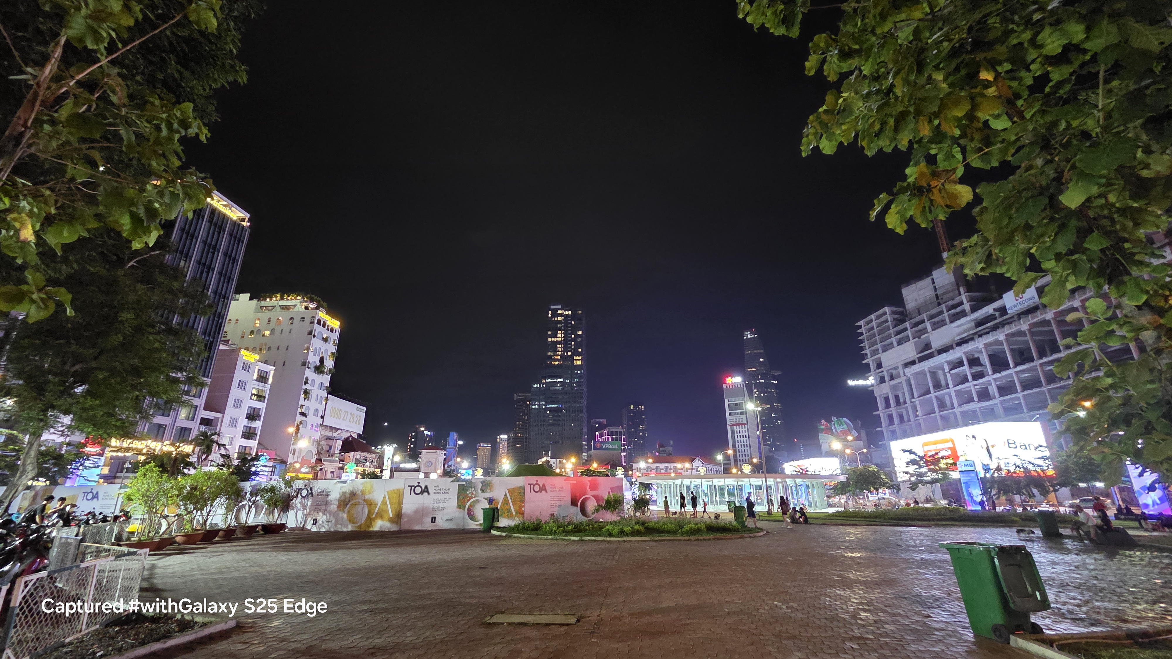 Đánh giá Samsung Galaxy S25 Edge: Mỏng nhẹ, camera 200MP chụp đẹp Đánh giá Samsung Galaxy S25 Edge: Mỏng nhẹ, camera 200MP chụp đẹp