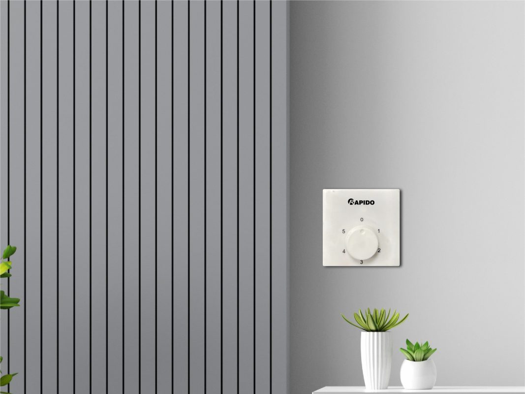 Bạn sẽ dễ dàng tùy chỉnh tốc độ gió của quạt trần Rapido bằng hộp số gắn trên tường.