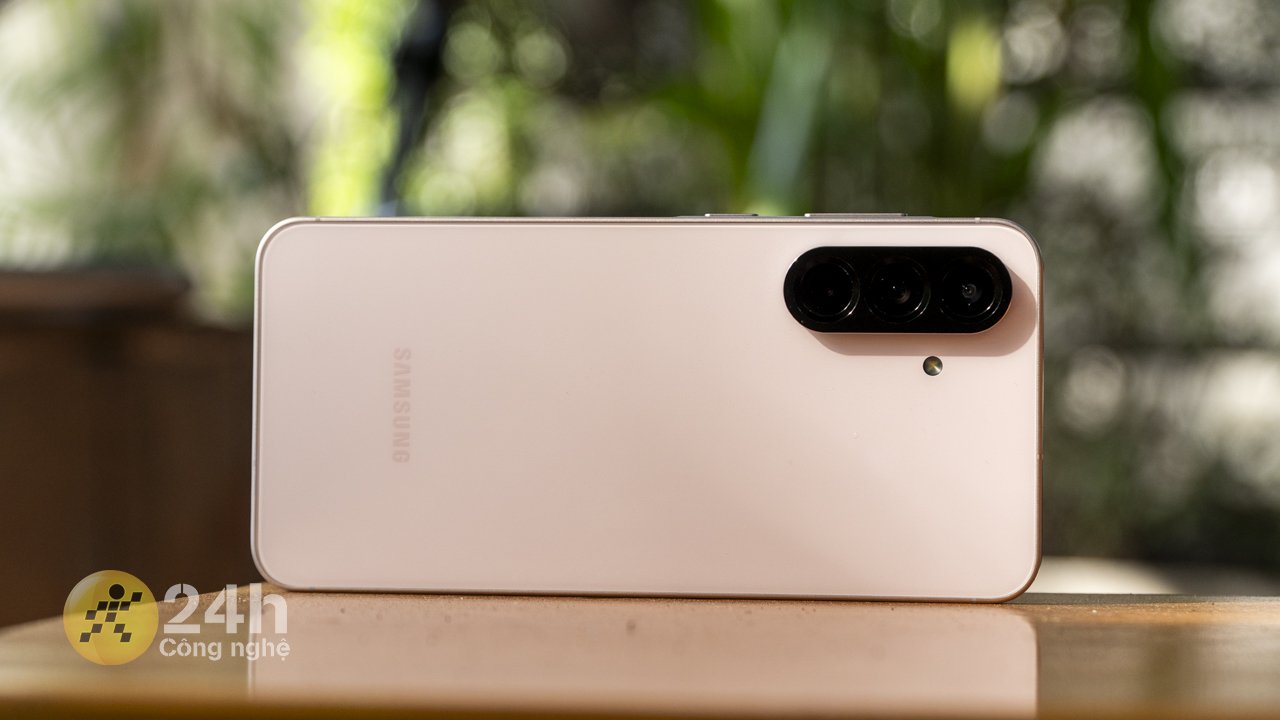 Galaxy A56 giá tốt, tằng kèm nhiều ưu đãi như PMH mua điện máy, tặng gói VieON 6 tháng Galaxy A56 giá tốt, tằng kèm nhiều ưu đãi như PMH mua điện máy, tặng gói VieON 6 tháng