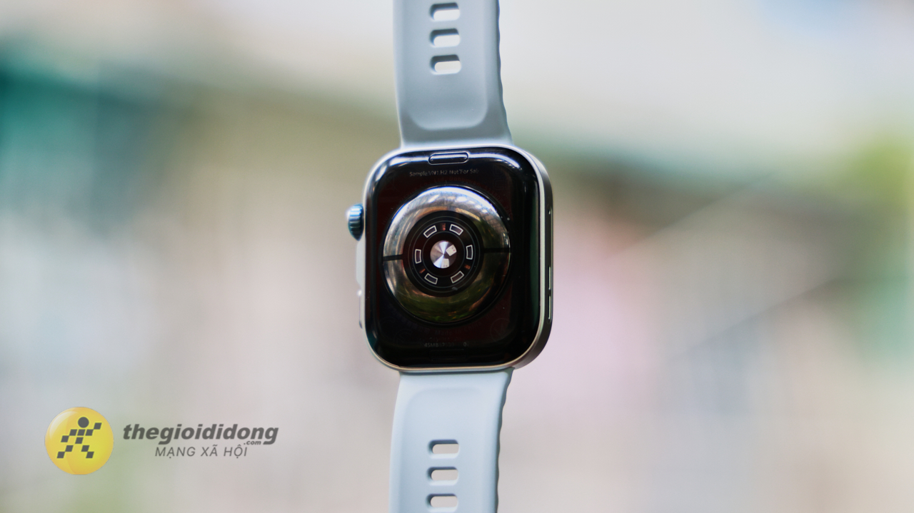 HUAWEI Watch 4 Pro được trang bị cảm biến TruSense mới có trên HUAWEI Watch GT 5 giúp cho việc theo dõi cực kỳ chính xác.. HUAWEI Watch 4 Pro được trang bị cảm biến TruSense mới có trên HUAWEI Watch GT 5 giúp cho việc theo dõi cực kỳ chính xác..