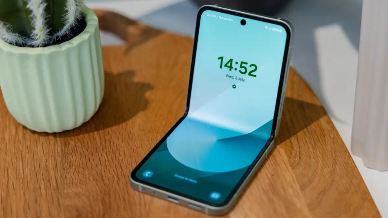 Z Flip 7 có thể được mở rộng lên 6.8 inch (Ảnh minh hoạ)