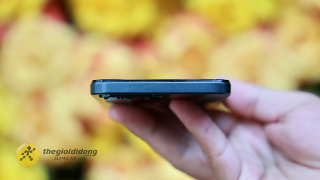 Trên tay realme C71: Pin khủng 6.300 mAh và độ bền vượt trội Trên tay realme C71: Pin khủng 6.300 mAh và độ bền vượt trội