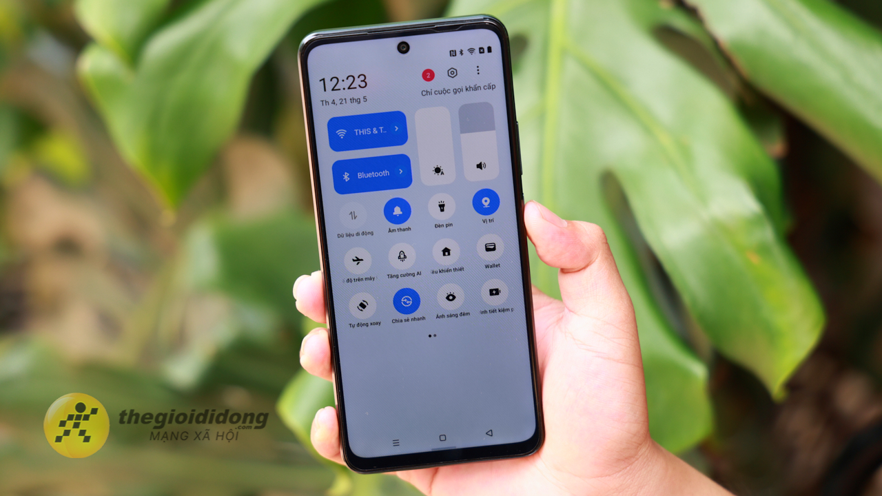 Trên tay realme C71: Pin khủng 6.300 mAh và độ bền vượt trội Trên tay realme C71: Pin khủng 6.300 mAh và độ bền vượt trội