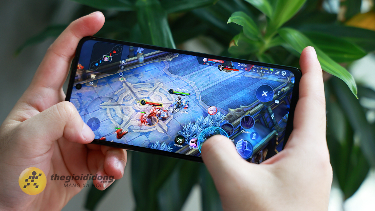 Trên tay realme C71: Pin khủng 6.300 mAh và độ bền vượt trội Trên tay realme C71: Pin khủng 6.300 mAh và độ bền vượt trội