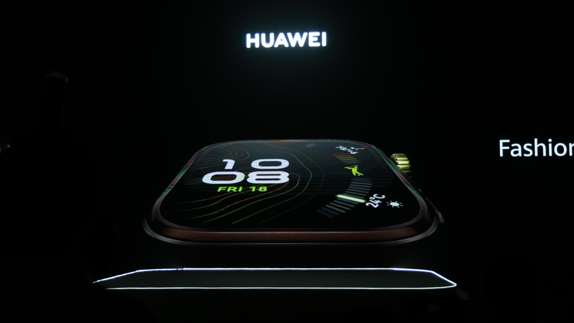 Thiết kế mới đầy thanh mảnh trên HUAWEI Watch Fit 4. Thiết kế mới đầy thanh mảnh trên HUAWEI Watch Fit 4.