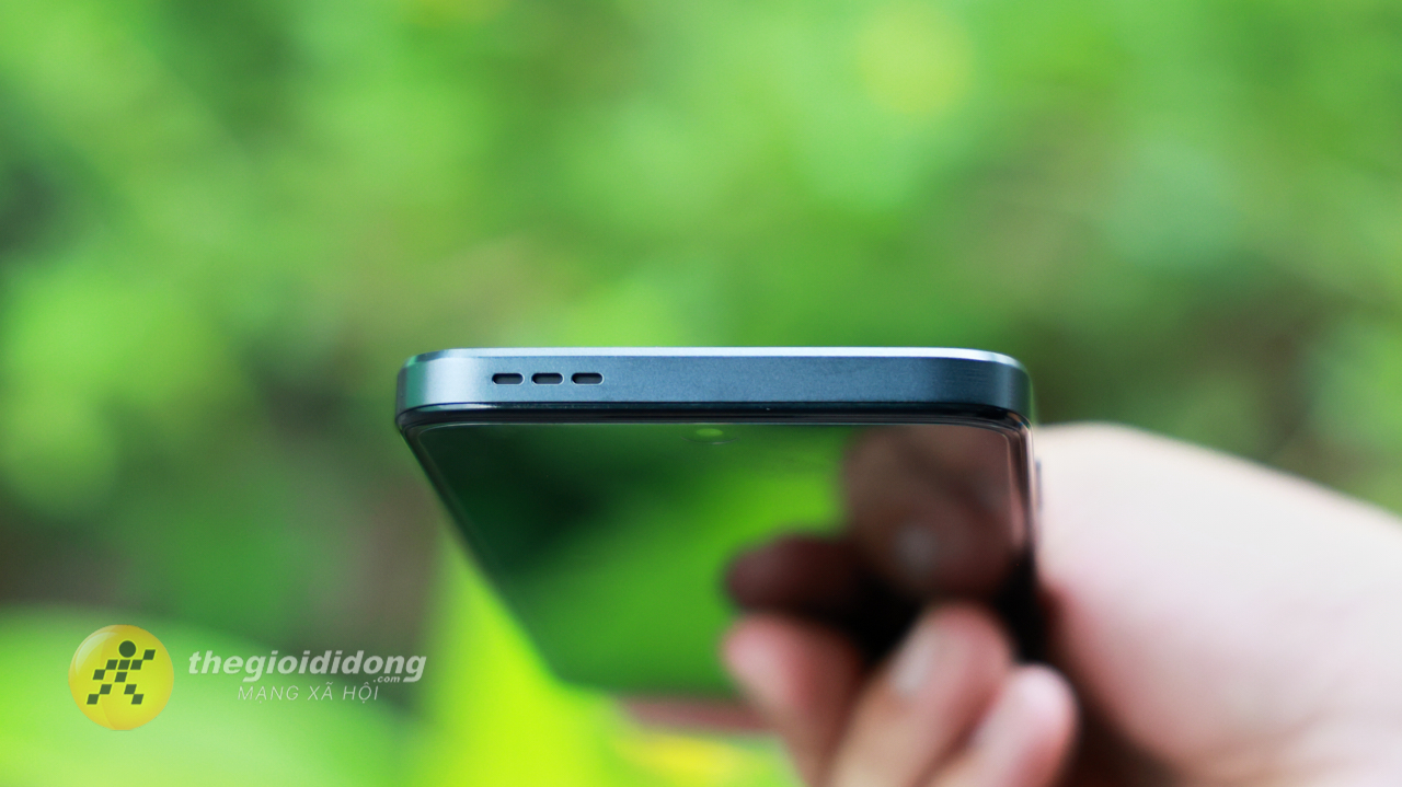 Trên tay TCL 605: Smartphone giá rẻ với camera 50MP và pin khủng Trên tay TCL 605: Smartphone giá rẻ với camera 50MP và pin khủng