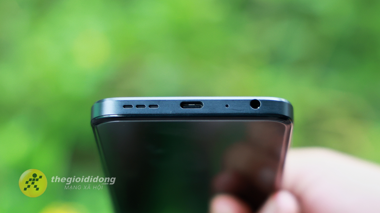 Trên tay TCL 605: Smartphone giá rẻ với camera 50MP và pin khủng Trên tay TCL 605: Smartphone giá rẻ với camera 50MP và pin khủng