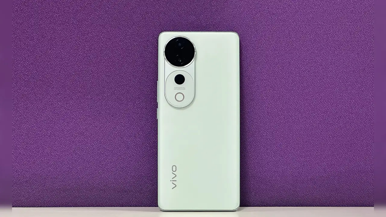 vivo T4 Ultra được xác nhận thiết kế chính thức và sẽ sớm ra mắt vào tháng 6. vivo T4 Ultra được xác nhận thiết kế chính thức và sẽ sớm ra mắt vào tháng 6.