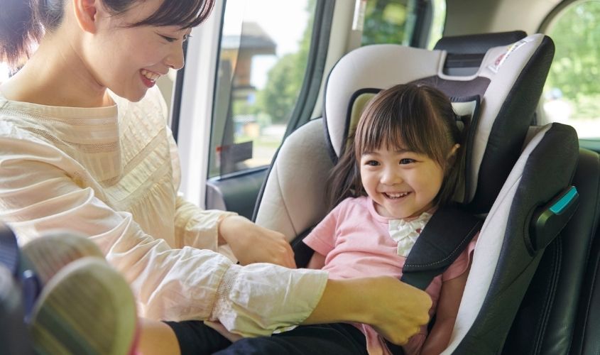 Ghế ngồi ô tô cho bé là thiết bị an toàn được thiết kế riêng cho trẻ em