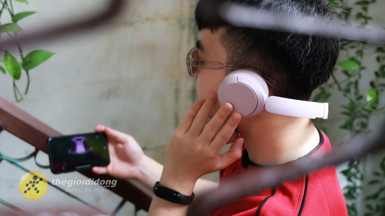 Thời lượng pin lâu, giúp mình trải nghiệm được thoải mái hơn. Thời lượng pin lâu, giúp mình trải nghiệm được thoải mái hơn.