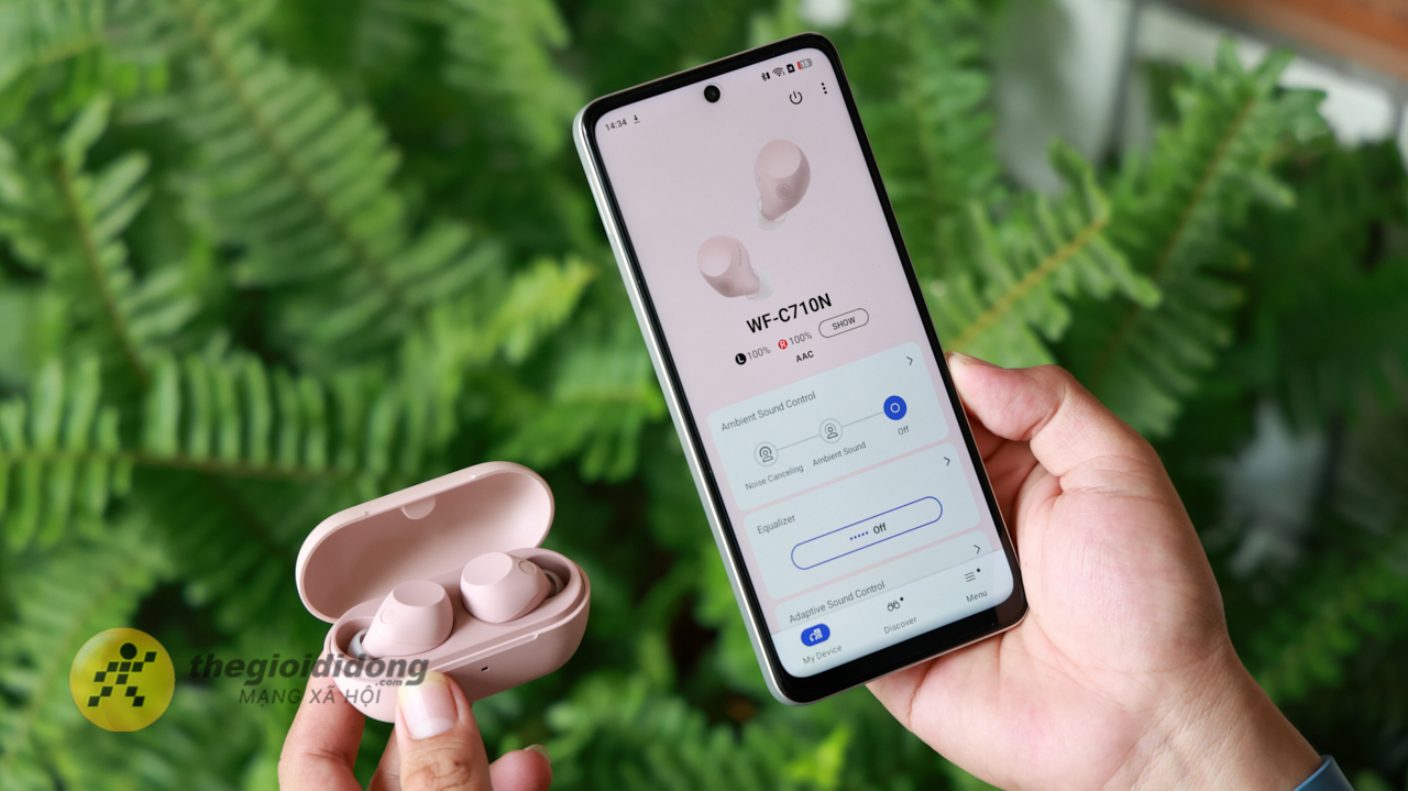 Có cả Equalizer tùy chỉnh âm sắc trong app. Có cả Equalizer tùy chỉnh âm sắc trong app.