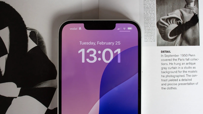 iPhone 16e vẫn d&ugrave;ng notch truyền thống
