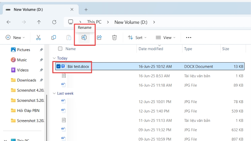 Chọn n&uacute;t Rename c&oacute; sẵn tr&ecirc;n thanh c&ocirc;ng cụ