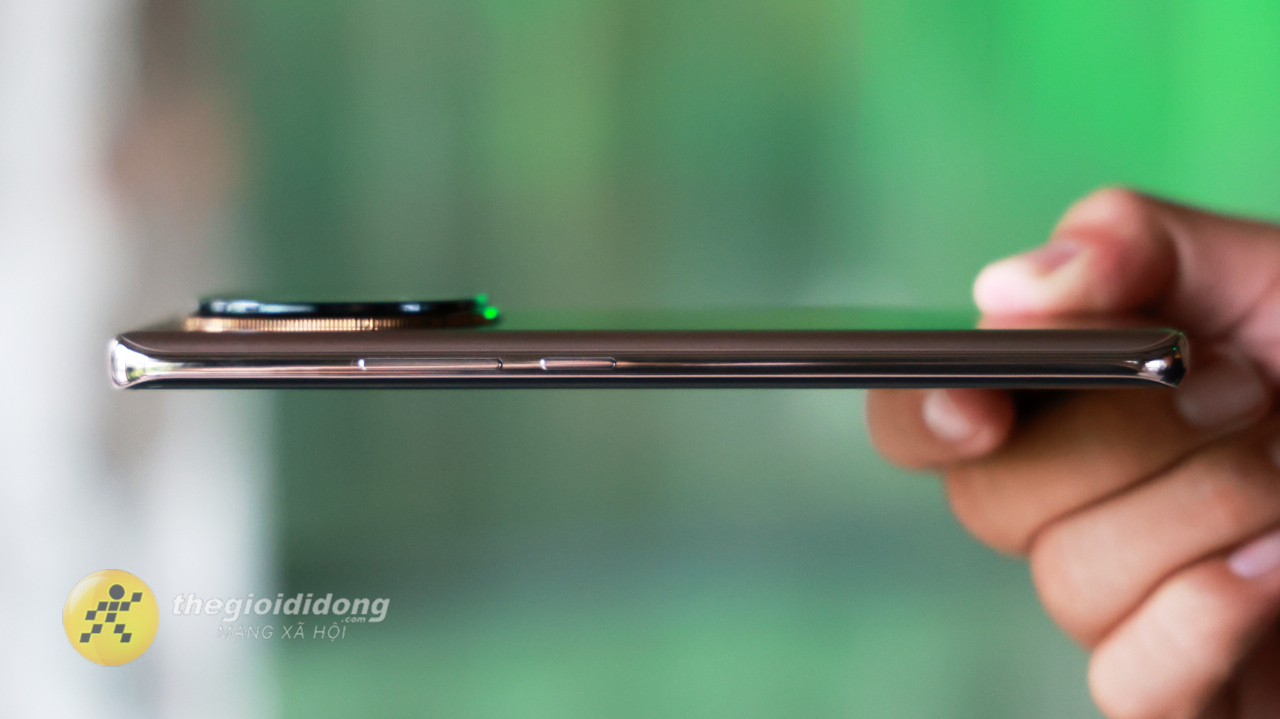 Trên Tay Xiaomi Redmi Note 14 Pro Plus 5G Vàng Cát: Đỉnh Cao Smartphone Tầm Trung Trên Tay Xiaomi Redmi Note 14 Pro Plus 5G Vàng Cát: Đỉnh Cao Smartphone Tầm Trung