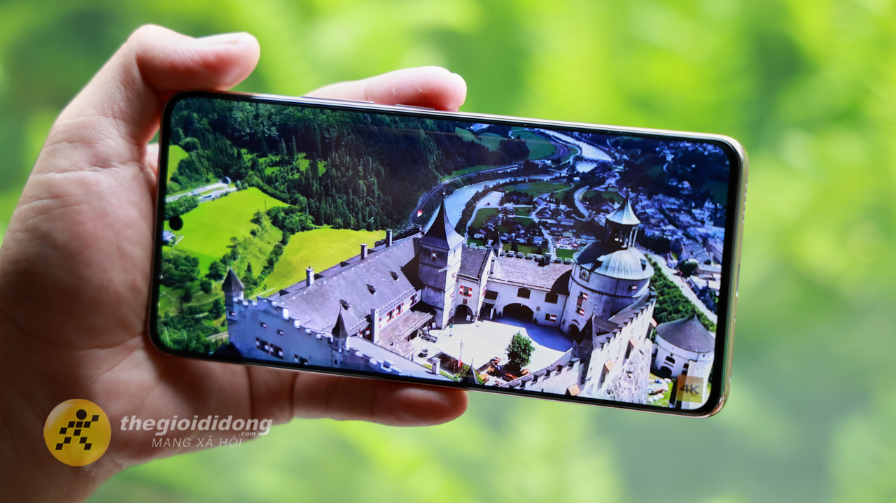 Trên Tay Xiaomi Redmi Note 14 Pro Plus 5G Vàng Cát: Đỉnh Cao Smartphone Tầm Trung Trên Tay Xiaomi Redmi Note 14 Pro Plus 5G Vàng Cát: Đỉnh Cao Smartphone Tầm Trung