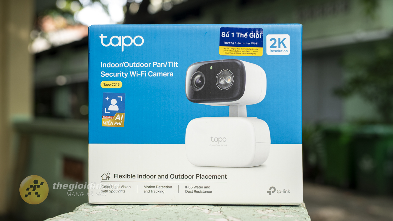 Tapo C216 Được Đóng Gói Trong Một Hộp Hình Vuông Gọn Gàng Với Các Thông Tin Nổi Bật Ở Mặt Trước. Tapo C216 Được Đóng Gói Trong Một Hộp Hình Vuông Gọn Gàng Với Các Thông Tin Nổi Bật Ở Mặt Trước.