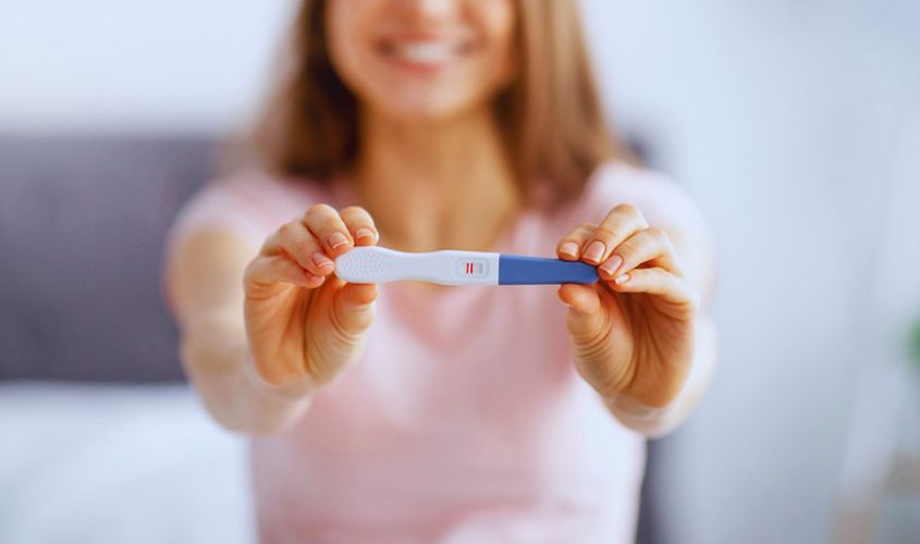 Que thử thai là một dụng cụ y tế đơn giản giúp phát hiện hormone hCG Que thử thai là một dụng cụ y tế đơn giản giúp phát hiện hormone hCG