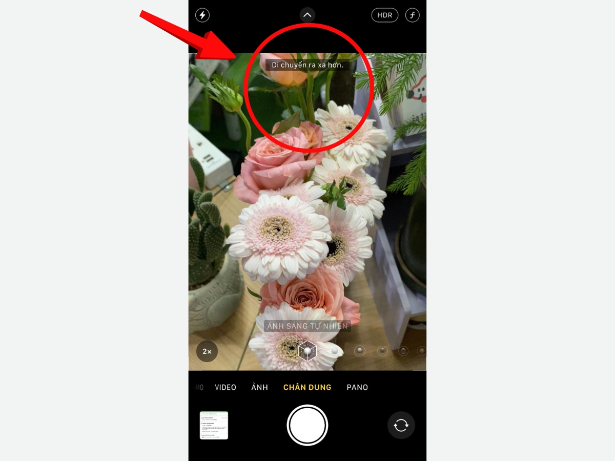 Nếu bạn đứng qu&aacute; gần, qu&aacute; xa hoặc thiếu s&aacute;ng, m&aacute;y sẽ nhắc bạn