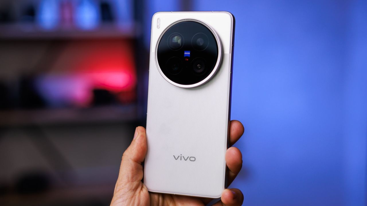 Trên Tay Vivo X200 Ultra: Siêu Phẩm Với Camera Zoom 200 Mp Đỉnh Cao Trên Tay Vivo X200 Ultra: Siêu Phẩm Với Camera Zoom 200 Mp Đỉnh Cao