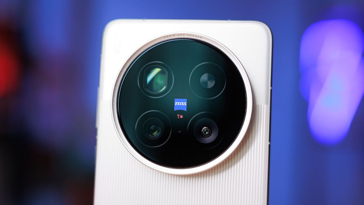 Trên Tay Vivo X200 Ultra: Siêu Phẩm Với Camera Zoom 200 Mp Đỉnh Cao Trên Tay Vivo X200 Ultra: Siêu Phẩm Với Camera Zoom 200 Mp Đỉnh Cao