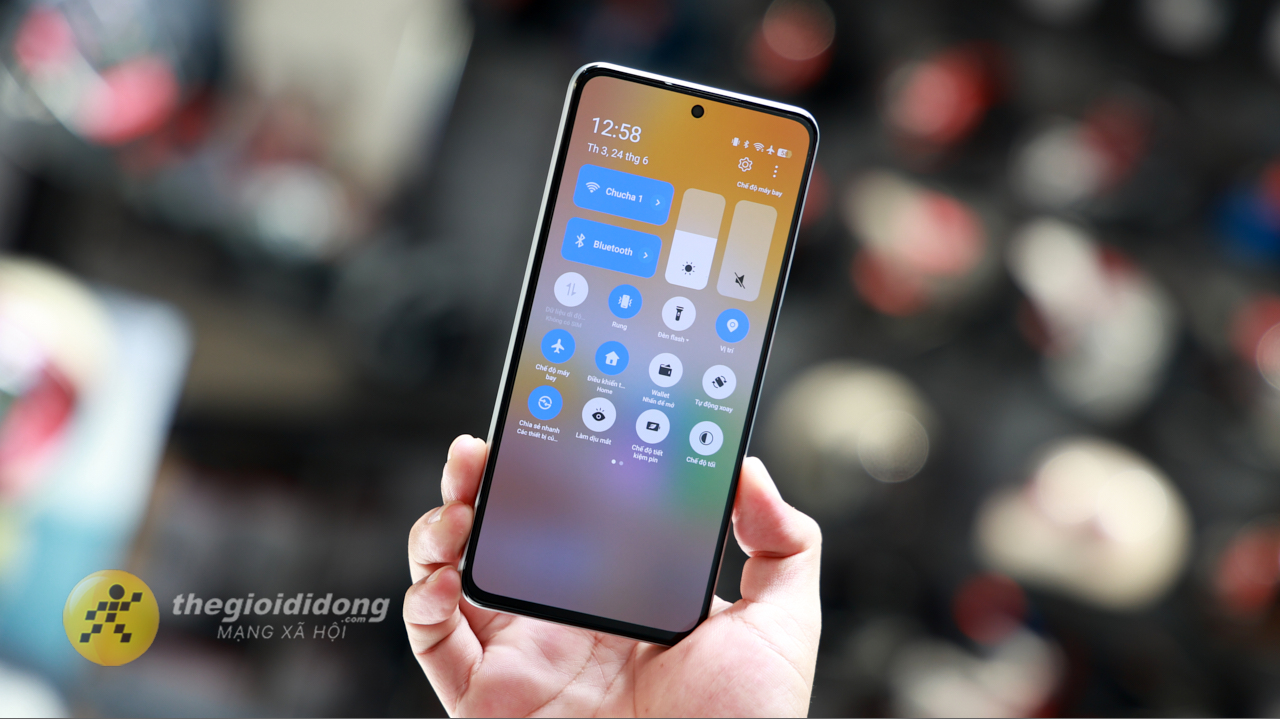 Trên Tay Realme 14 5G: Chiếc Smartphone Gaming Tầm Trung Cho Bạn Trên Tay Realme 14 5G: Chiếc Smartphone Gaming Tầm Trung Cho Bạn