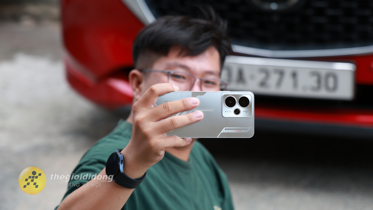 Trên Tay Realme 14 5G: Chiếc Smartphone Gaming Tầm Trung Cho Bạn Trên Tay Realme 14 5G: Chiếc Smartphone Gaming Tầm Trung Cho Bạn