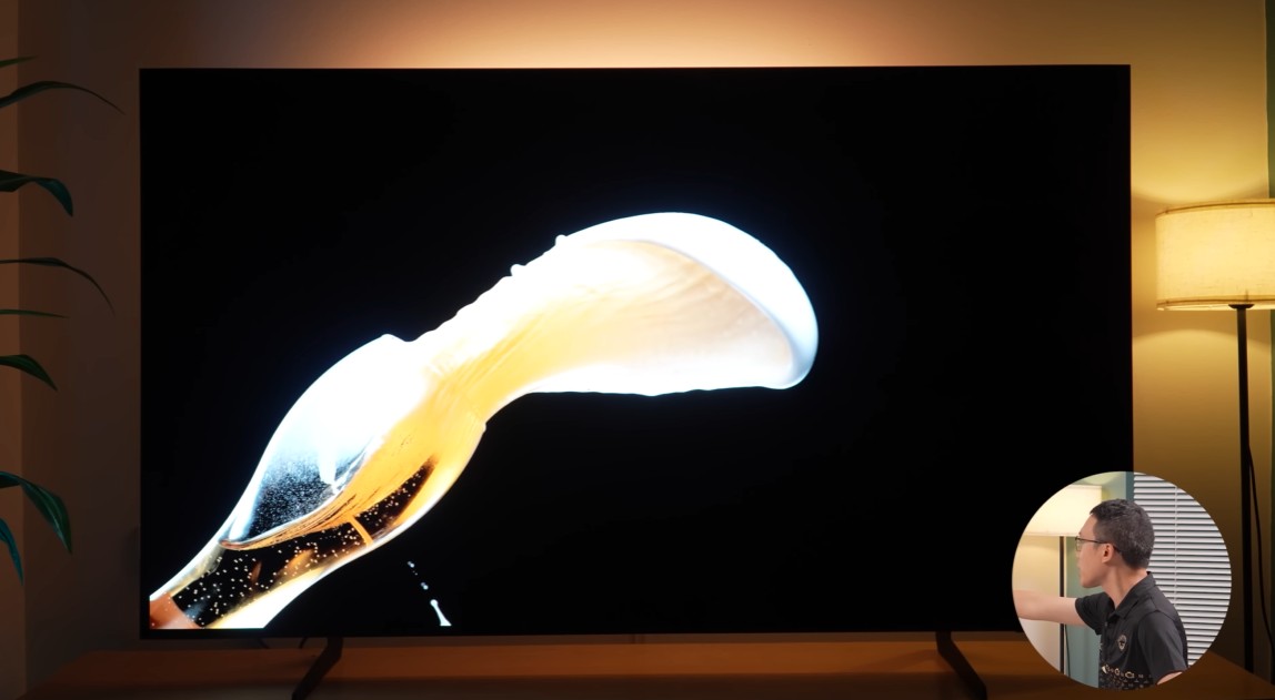 Màn hình OLED tái tạo màu đen hoàn hảo, cho hình ảnh sâu và sắc nét đến từng chi tiết