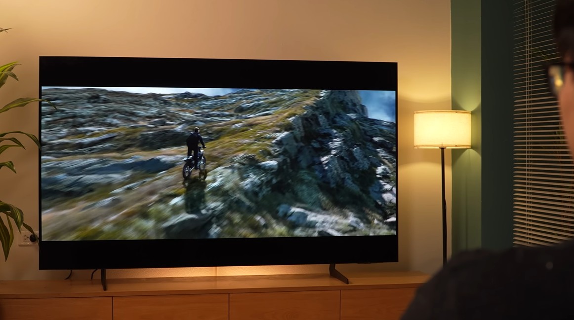 OLED 77 inch siêu mỏng, hình ảnh đẹp, chơi game mượt, điều khiển sạc điện, độc quyền tại Điện máy XANH