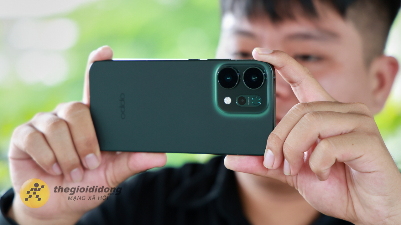 Trên Tay Oppo Reno14 5G: Nhỏ Gọn 6.59 Inch, Dimensity 8450 Mạnh Mẽ Trên Tay Oppo Reno14 5G: Nhỏ Gọn 6.59 Inch, Dimensity 8450 Mạnh Mẽ