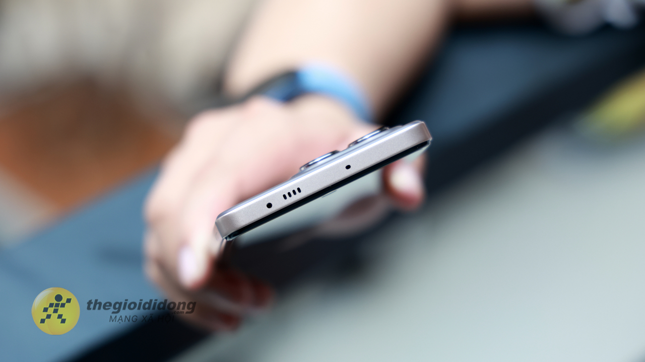 Trên Tay Tecno Pova 7: Thiết Kế Gaming Độc Đáo, Pin Khủng 7.000 Mah Trên Tay Tecno Pova 7: Thiết Kế Gaming Độc Đáo, Pin Khủng 7.000 Mah
