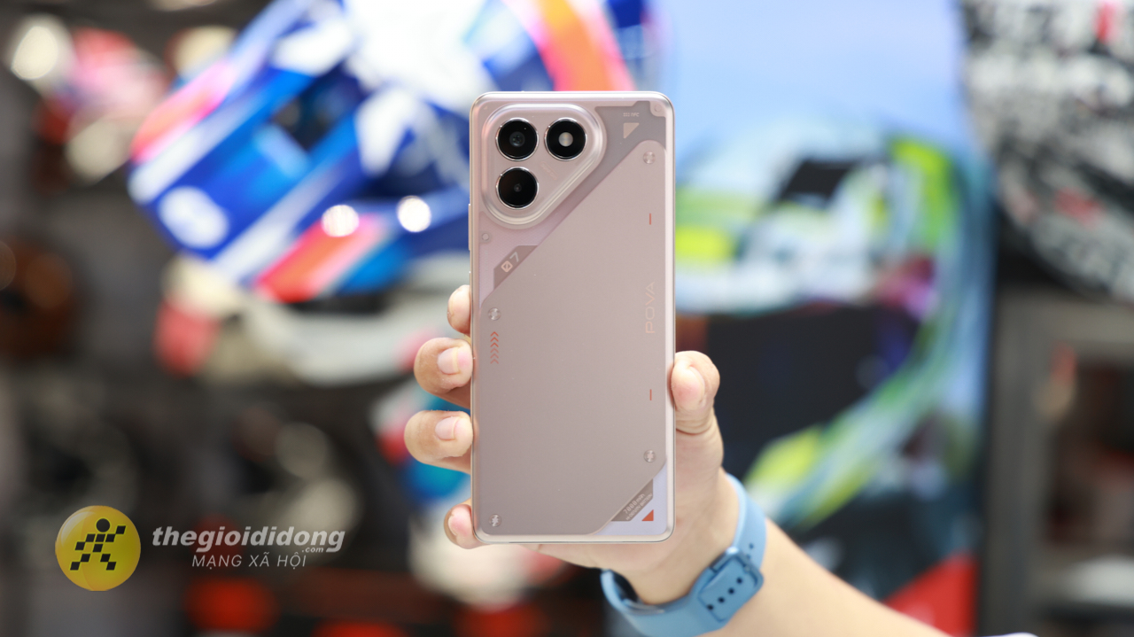 Trên Tay Tecno Pova 7: Thiết Kế Gaming Độc Đáo, Pin Khủng 7.000 Mah Trên Tay Tecno Pova 7: Thiết Kế Gaming Độc Đáo, Pin Khủng 7.000 Mah