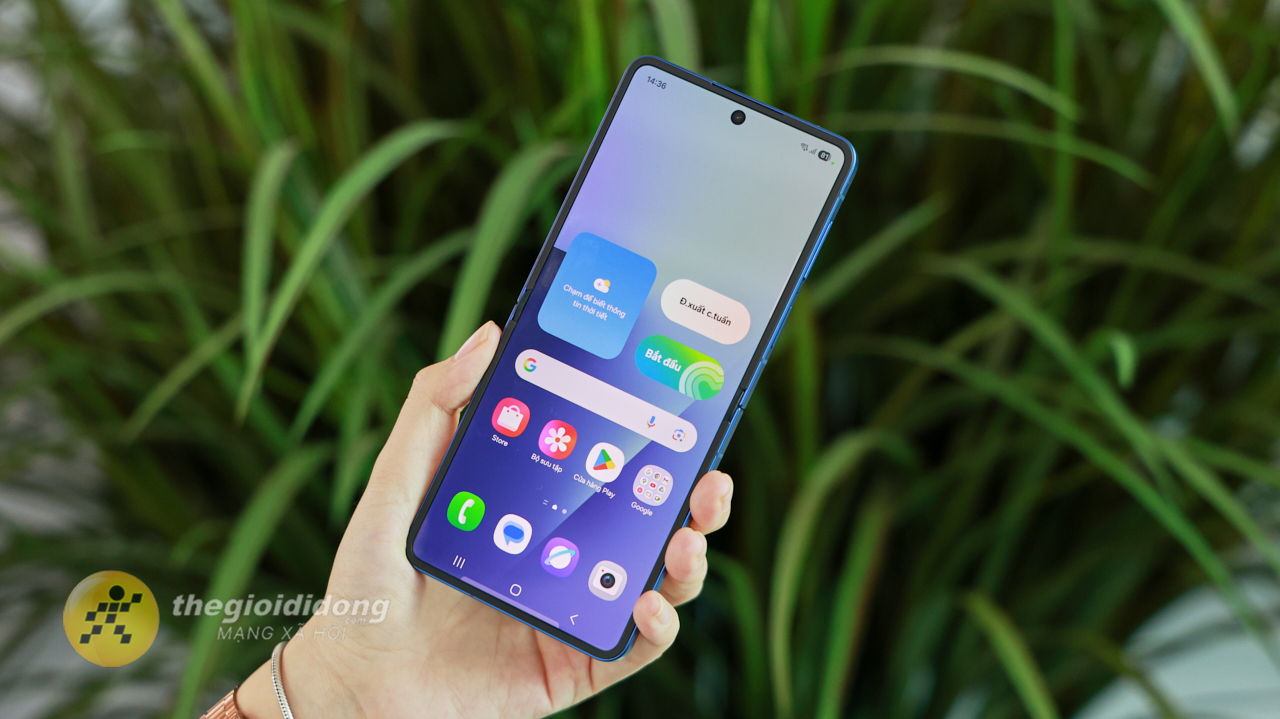 Trên Tay Samsung Galaxy Z Flip7: Màn Ngoài Vô Cực, Pin Lớn 4.300 Mah Trên Tay Samsung Galaxy Z Flip7: Màn Ngoài Vô Cực, Pin Lớn 4.300 Mah