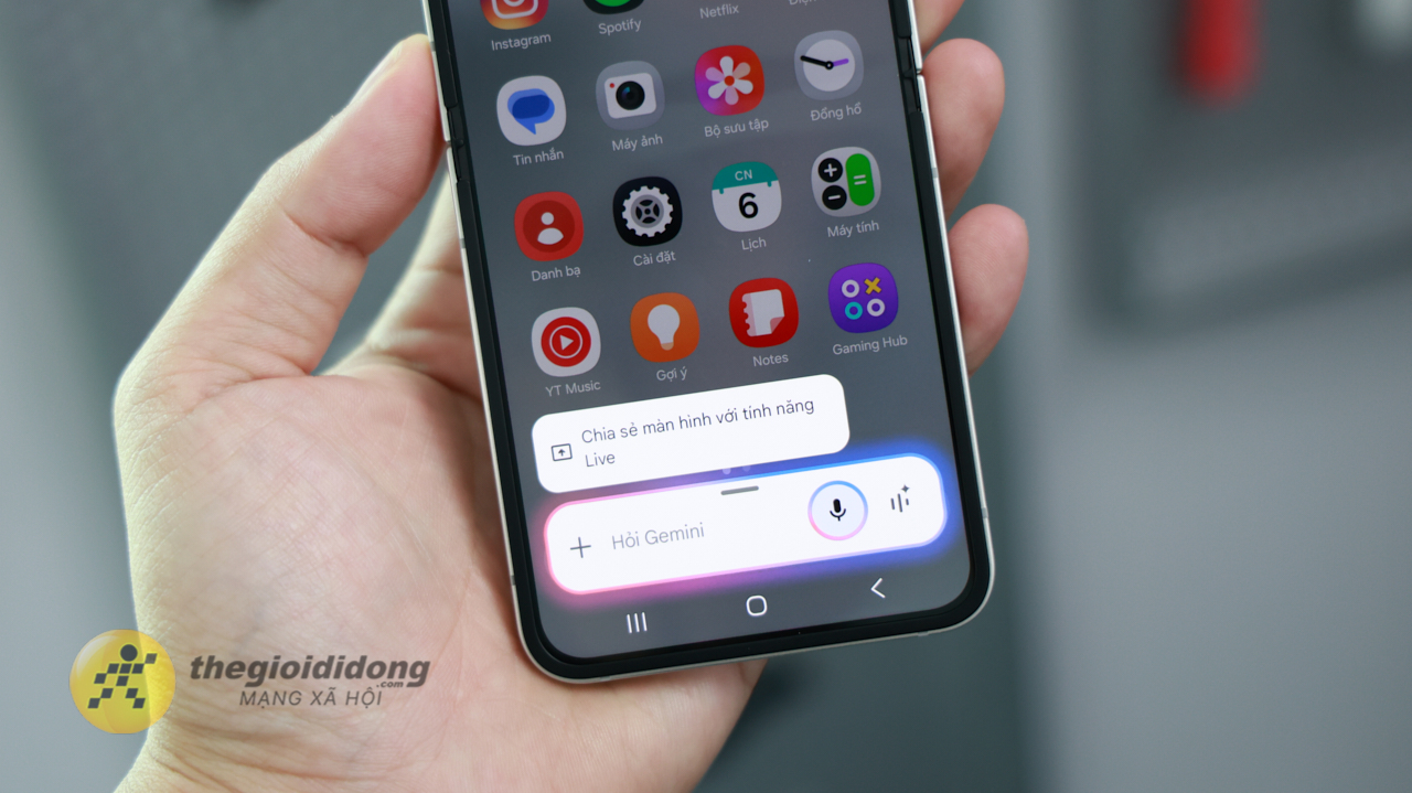 Trên Tay Samsung Galaxy Z Flip7 Fe: Bình Cũ Rượu Mới Với Exynos 2400 Trên Tay Samsung Galaxy Z Flip7 Fe: Bình Cũ Rượu Mới Với Exynos 2400