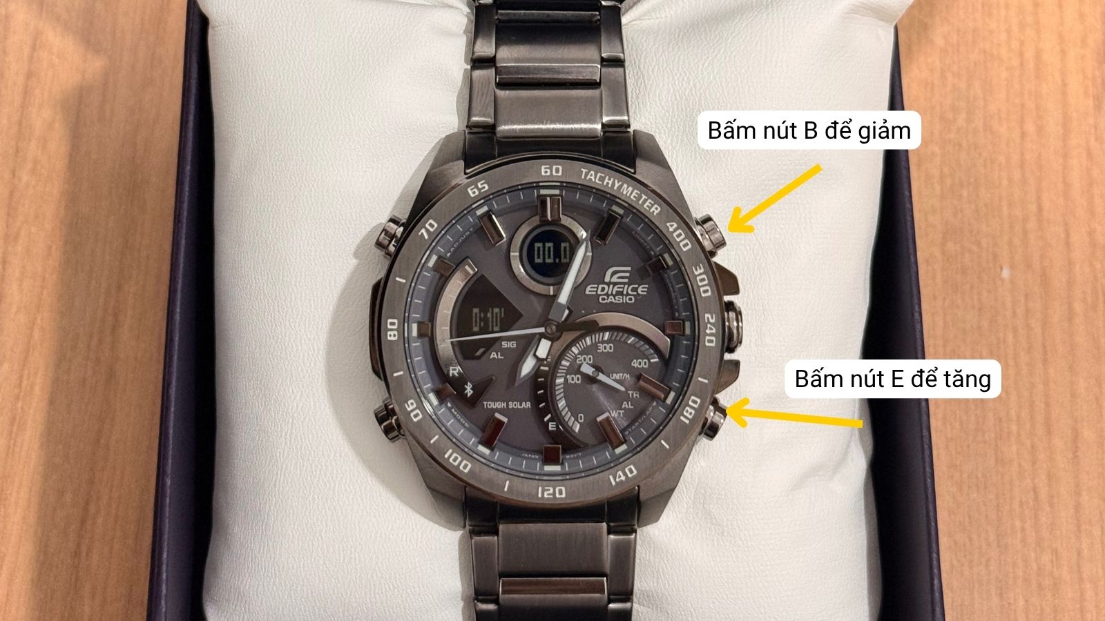 Sử dụng (B) v&agrave; (E) để thay đổi c&agrave;i đặt ph&uacute;t trong hẹn giờ.