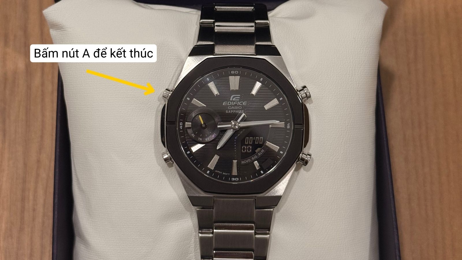 Bấm n&uacute;t A đế dừng