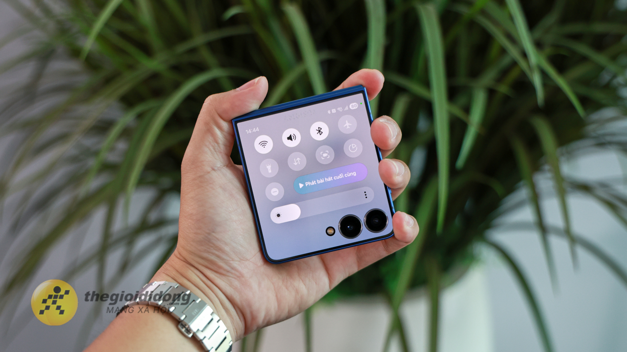 Galaxy Z Flip 7 Galaxy Z Flip 7