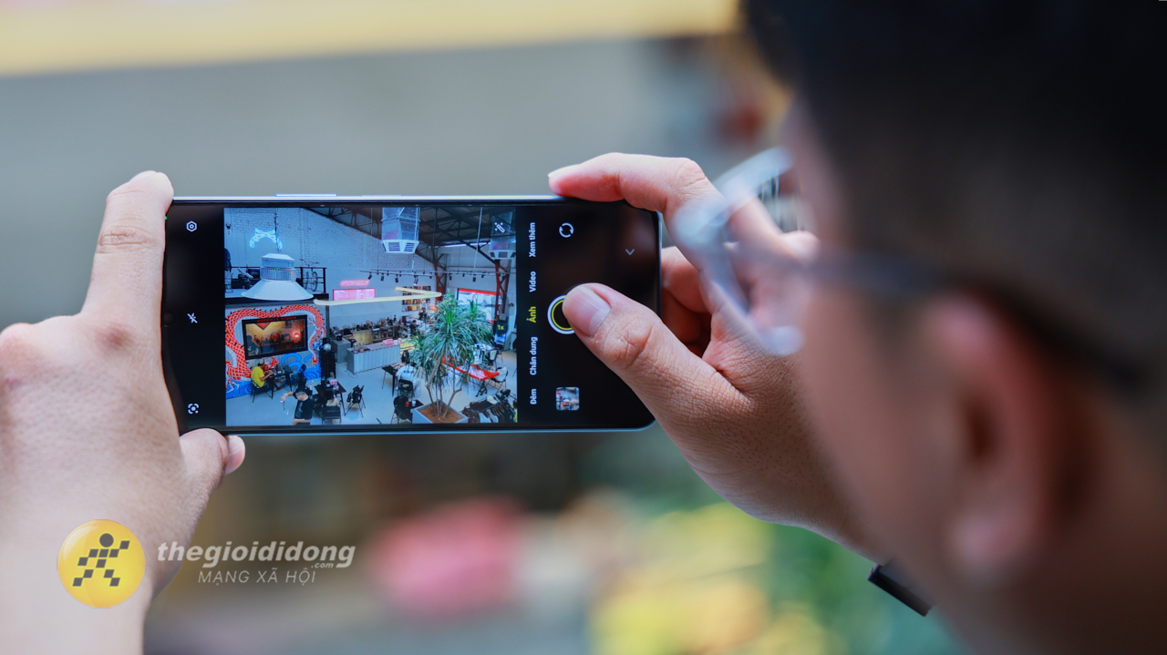 Trên tay vivo Y39 5G: Thiết kế thời thượng, pin khủng 6.500 mAh