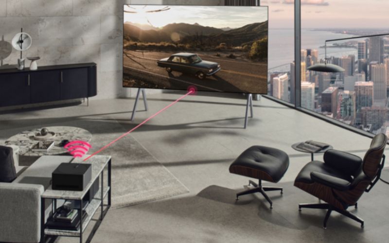 Zero Connect Box là hộp kết nối không dây giúp TV LG M-Series gọn gàng, thẩm mỹ, không cần dây tín hiệu