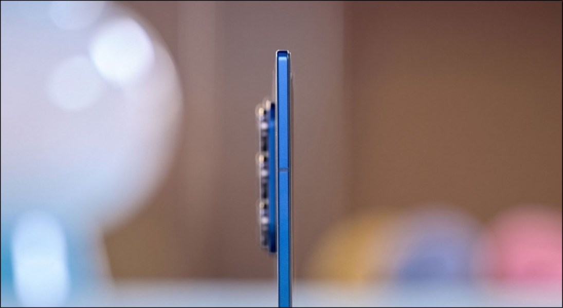 Để đạt được thiết kế siêu mỏng, Samsung đã loại bỏ hỗ trợ bút S Pen trên Z Fold 7