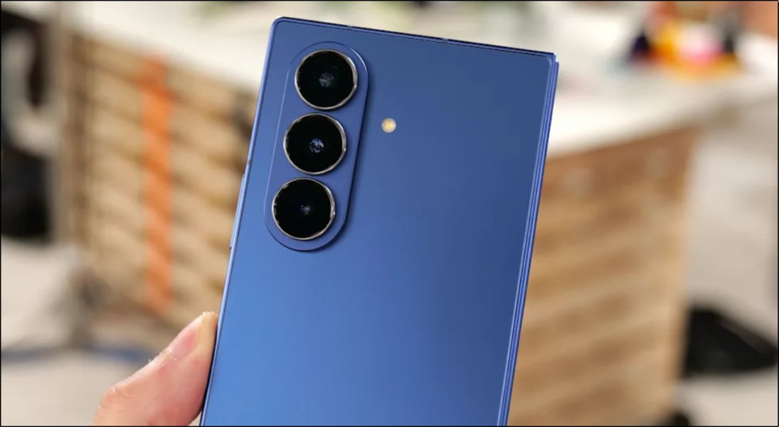 Z Fold 7 còn tích hợp công nghệ xử lý hình ảnh ProVisual Engine và các tính năng AI nâng cao