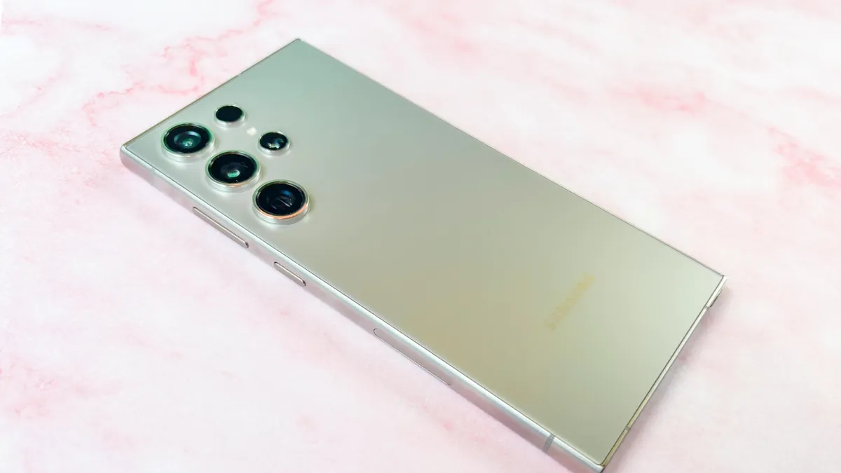 Samsung S24 Ultra vu&ocirc;ng vắn, hiện đại